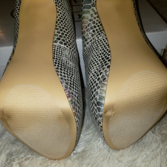 Pastel Snake Print - Picture 4 of 5